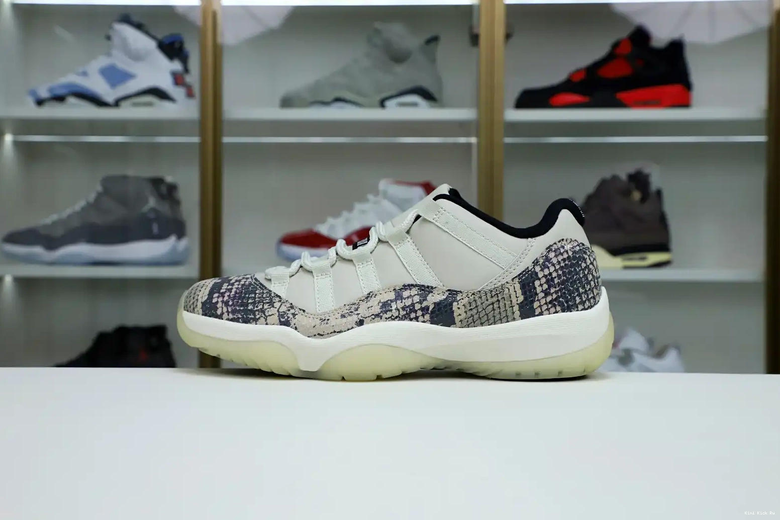AIR SNAKESKIN BONE LIGHT LOW 11 JORDAN Kimikick 0519
